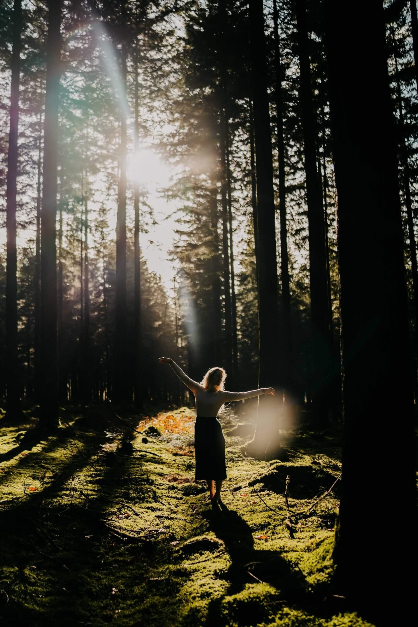 femme-chamanique-lumiere-nature